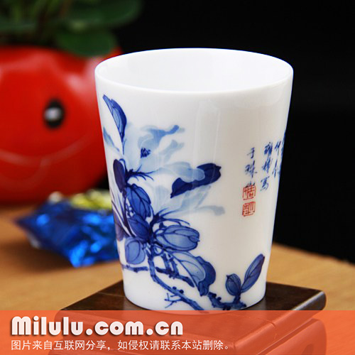 青花瓷压手杯
